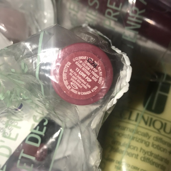 Nwt Clinique Beauty set of 6 - Picture 7 of 7